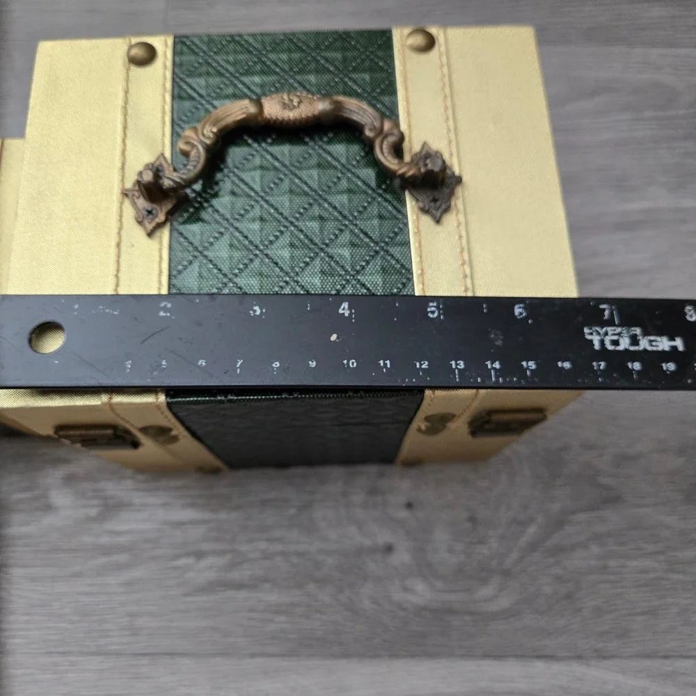 N/A decorative trunk